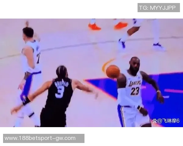 官方声明詹姆斯封堵狄龙三分未犯规系后者主动伸腿引发接触 官方声明詹姆斯封堵狄龙三分未犯规系后者主动伸腿引发接触