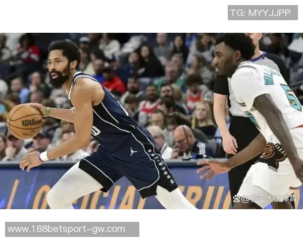 浓眉因伤缺席独行侠对灰熊比赛连续缺阵已达四场 浓眉因伤缺席独行侠对灰熊比赛连续缺阵已达四场